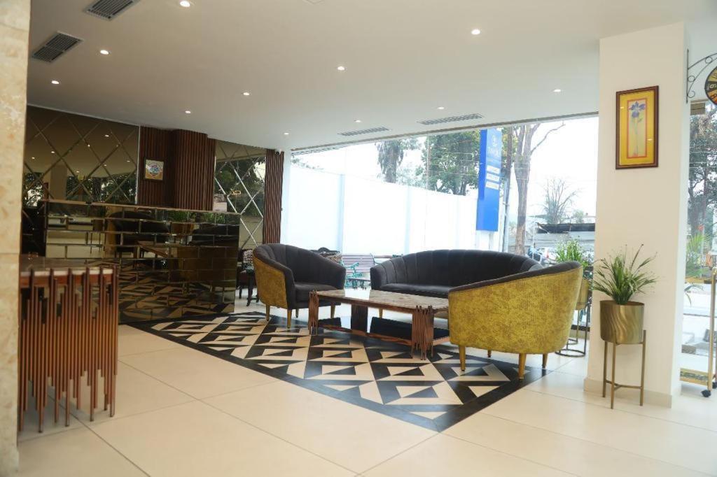 Sapphire Sky Hotel Dehradun Exterior photo