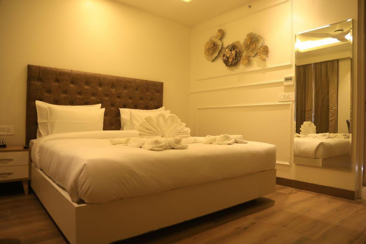 Sapphire Sky Hotel Dehradun Exterior photo